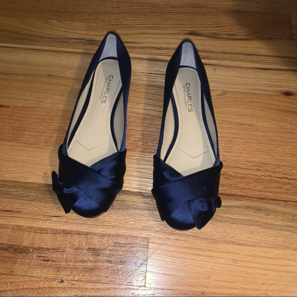 Charles David navy blue flats size 7.5